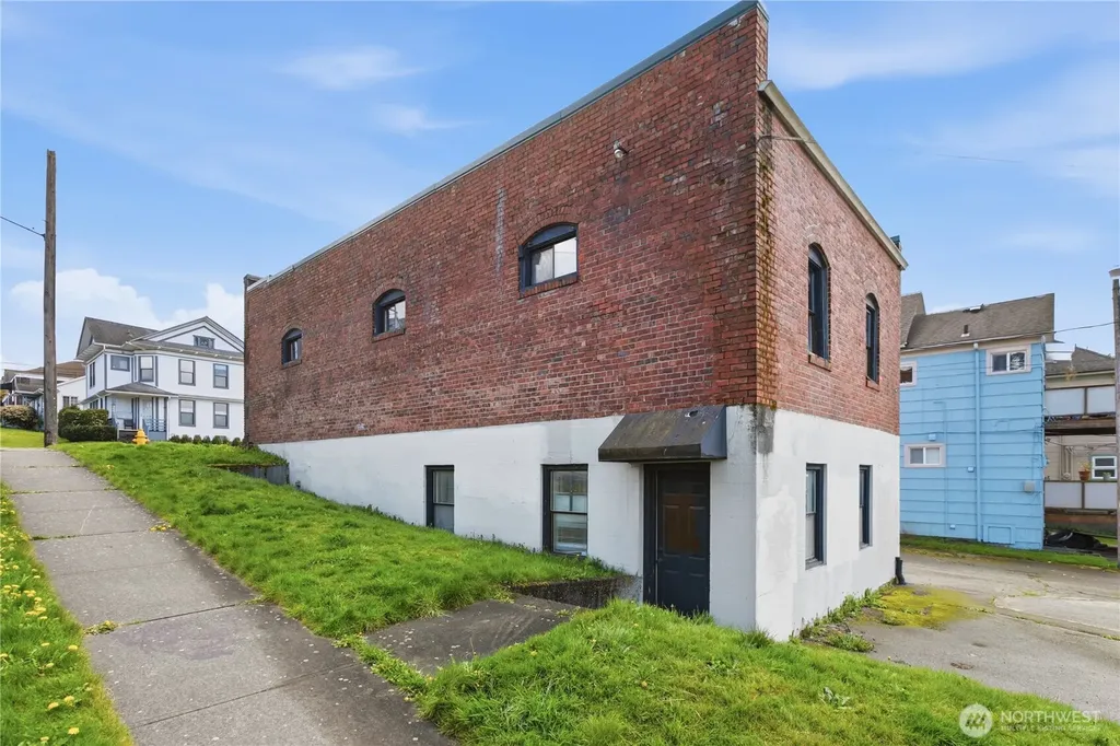 2602 Grand Avenue Everett WA 98201