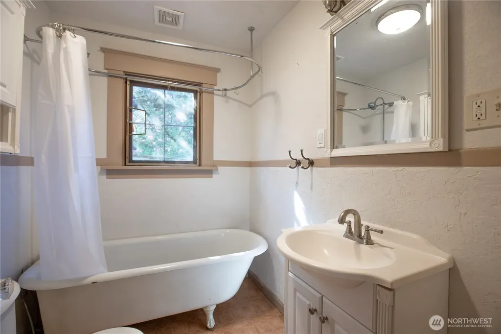 819 Midway Avenue NW Olympia WA 98502