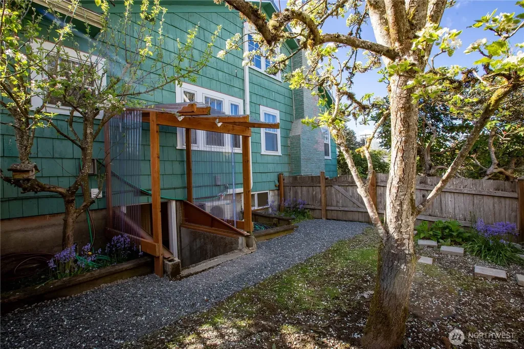 819 Midway Avenue NW Olympia WA 98502