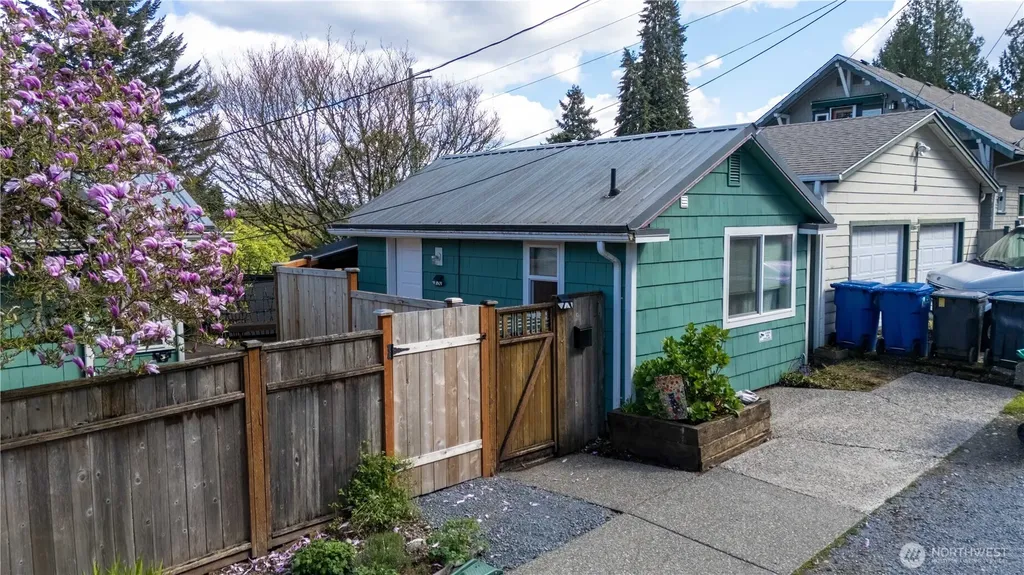 819 Midway Avenue NW Olympia WA 98502