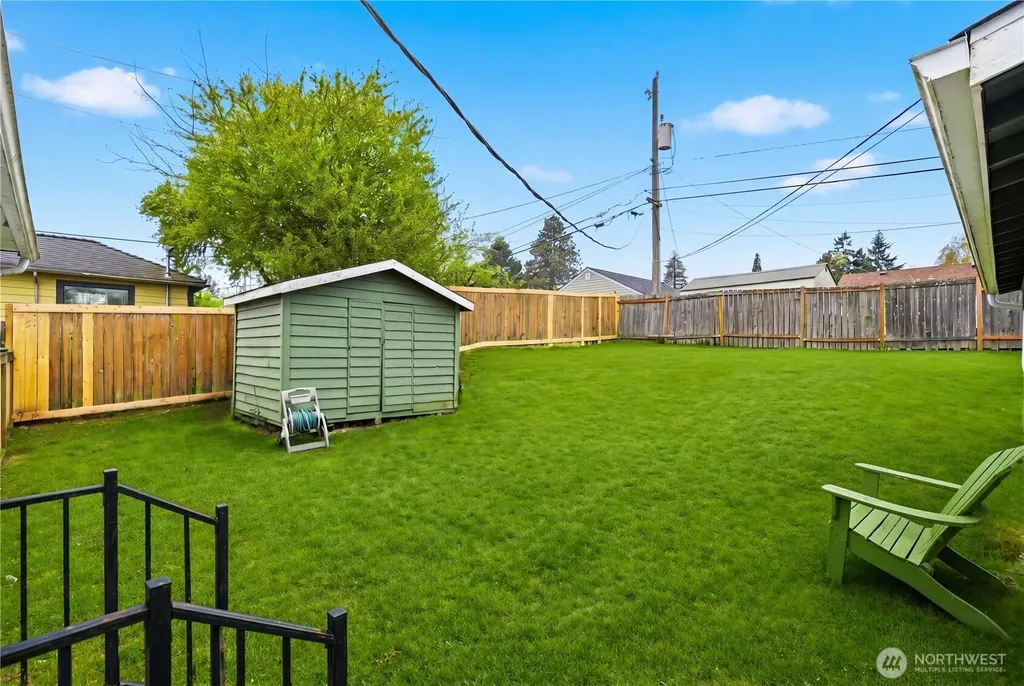 9831 33rd Avenue SW Seattle WA 98126