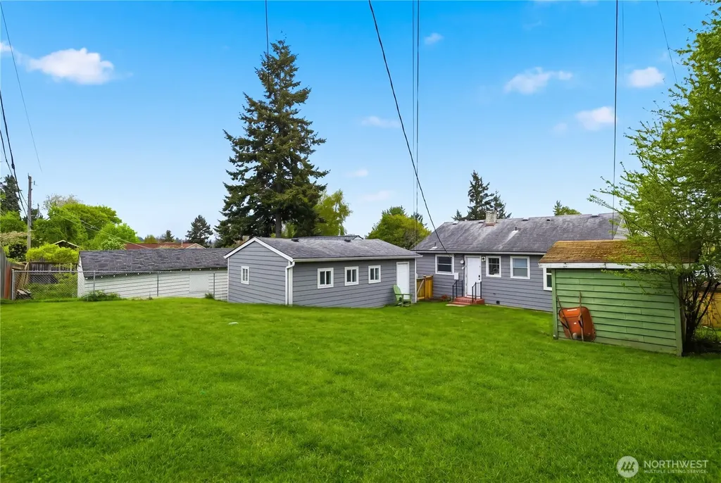 9831 33rd Avenue SW Seattle WA 98126