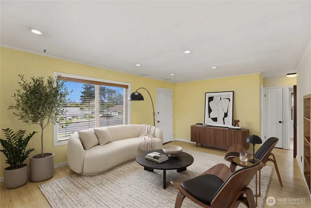 9831 33rd Avenue SW Seattle WA 98126