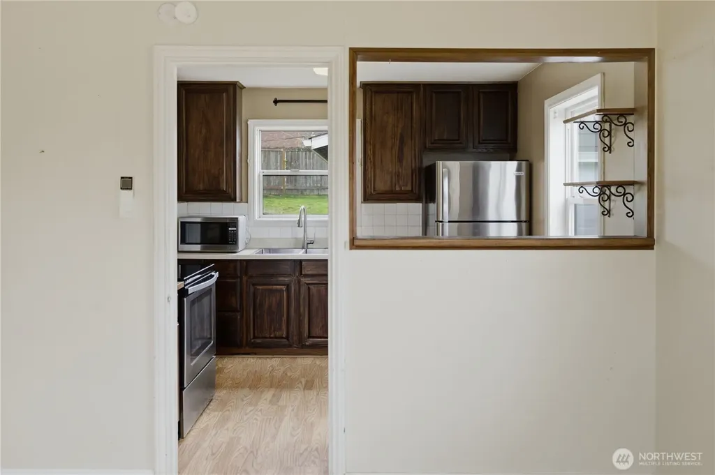 9831 33rd Avenue SW Seattle WA 98126