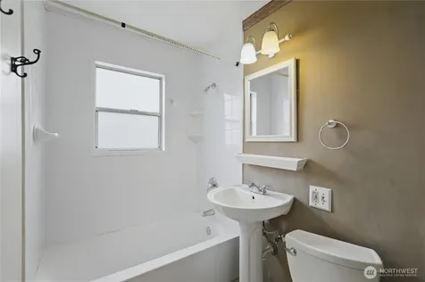 9831 33rd Avenue SW Seattle WA 98126