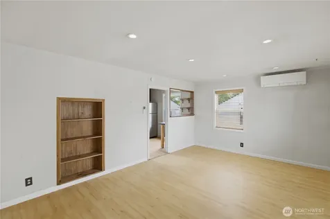 9831 33rd Avenue SW Seattle WA 98126