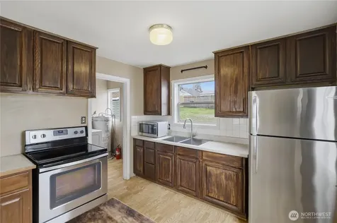 9831 33rd Avenue SW Seattle WA 98126