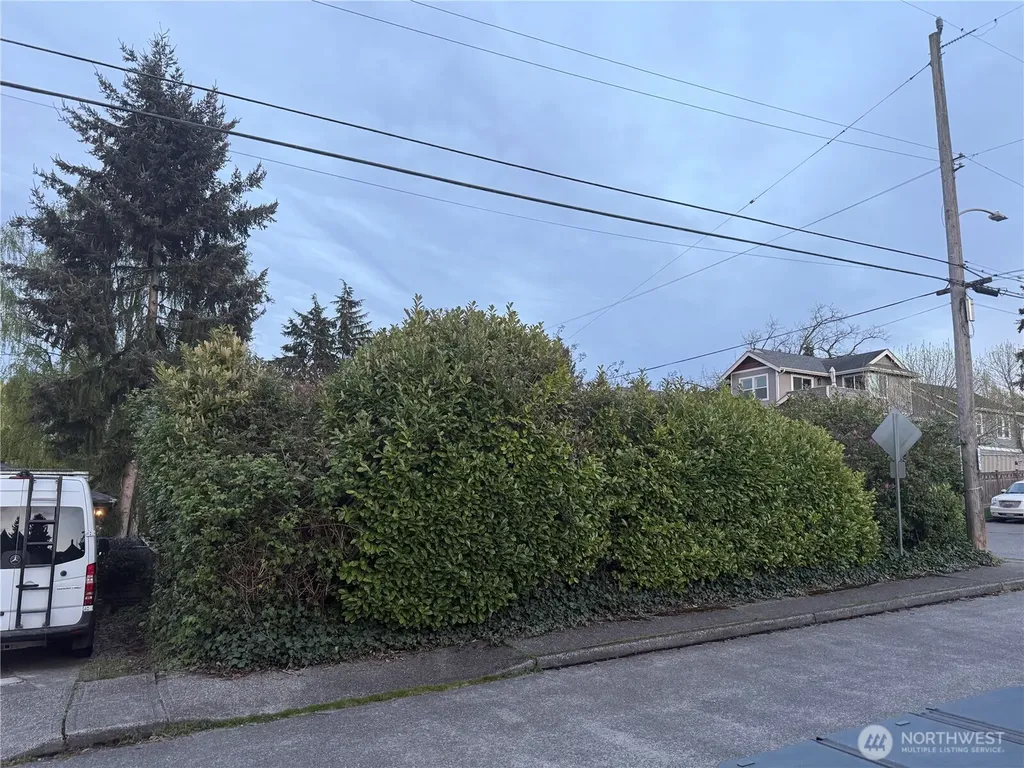 3722 20th Avenue SW Seattle WA 98106