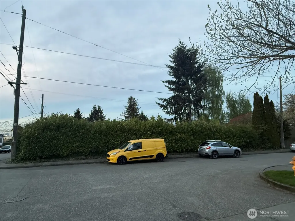 3722 20th Avenue SW Seattle WA 98106