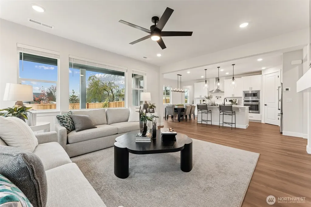 2220 Oak Court Milton WA 98354