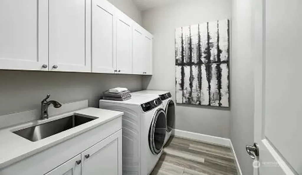 2220 Oak Court Milton WA 98354