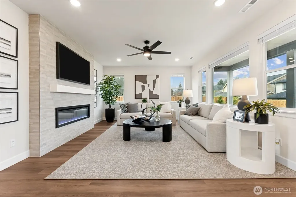 2220 Oak Court Milton WA 98354