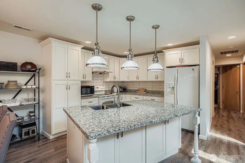 230 105th St E Tacoma WA 98455