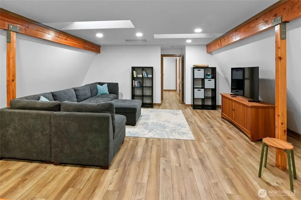 16319 Alpine Drive E Enumclaw WA 98022