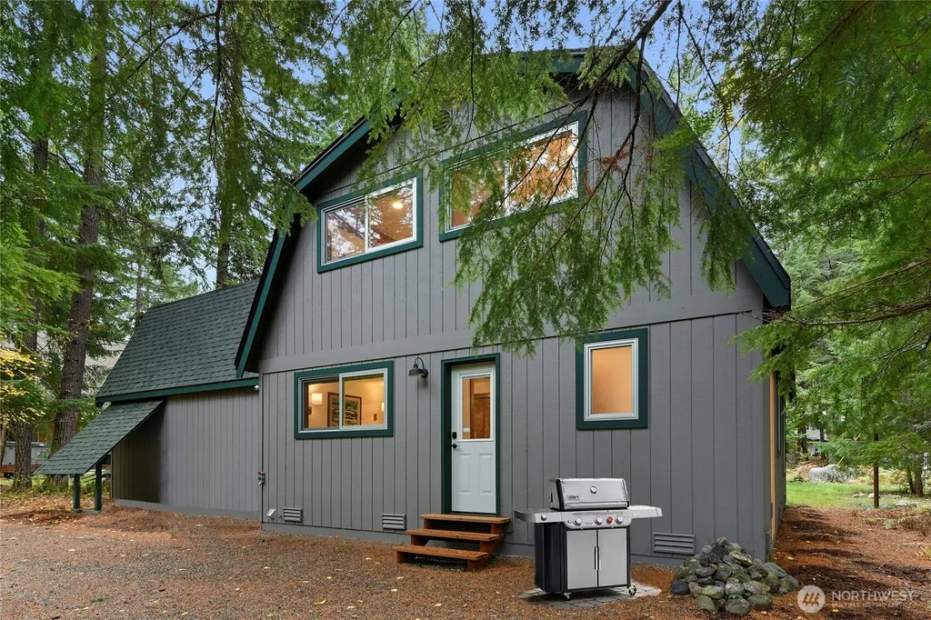 16319 Alpine Drive E Enumclaw WA 98022