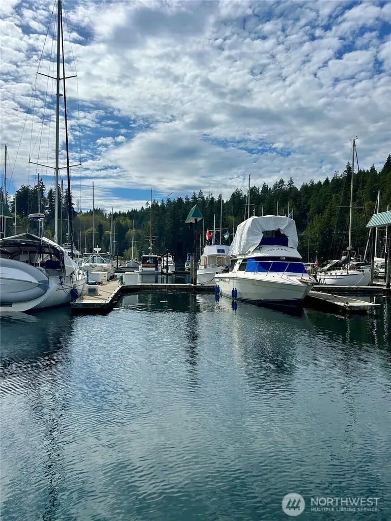 101 Pleasant Harbor Marina Brinnon WA 98320