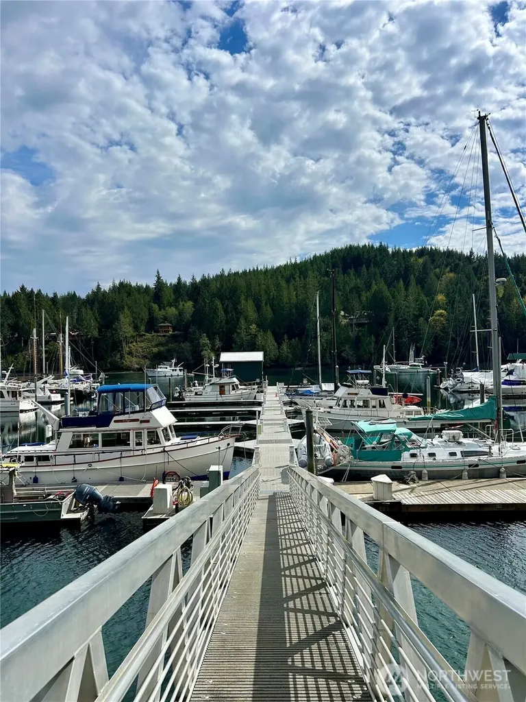 101 Pleasant Harbor Marina Brinnon WA 98320