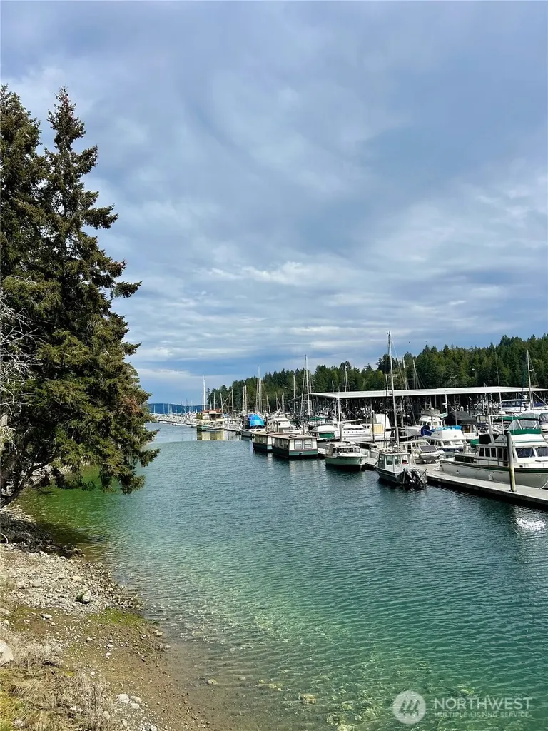 101 Pleasant Harbor Marina Brinnon WA 98320