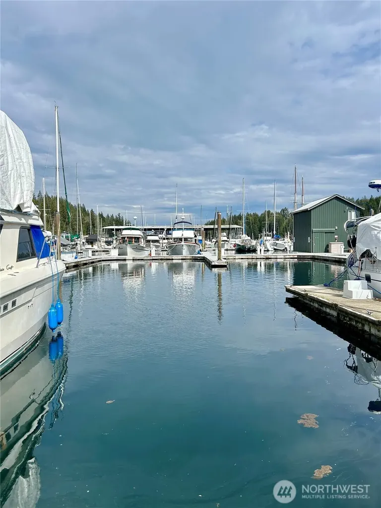 101 Pleasant Harbor Marina Brinnon WA 98320