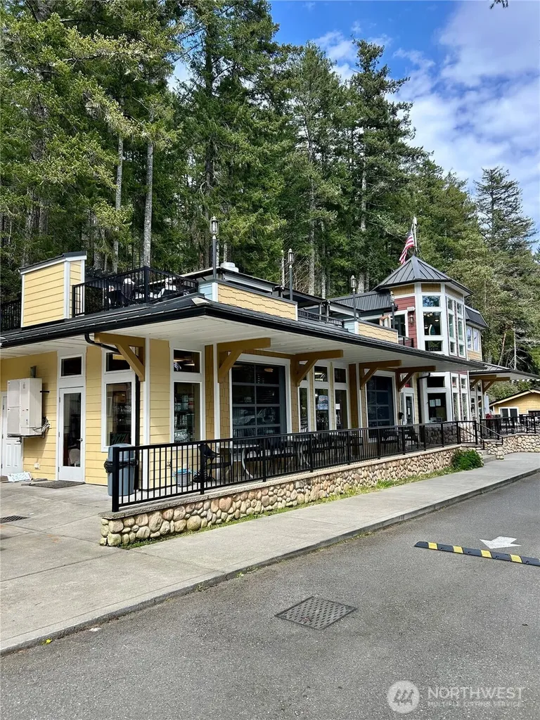 101 Pleasant Harbor Marina Brinnon WA 98320