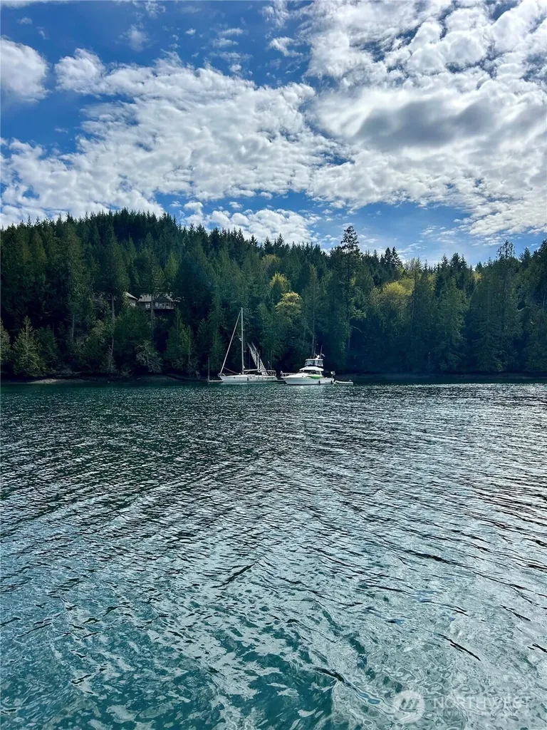 101 Pleasant Harbor Marina Brinnon WA 98320