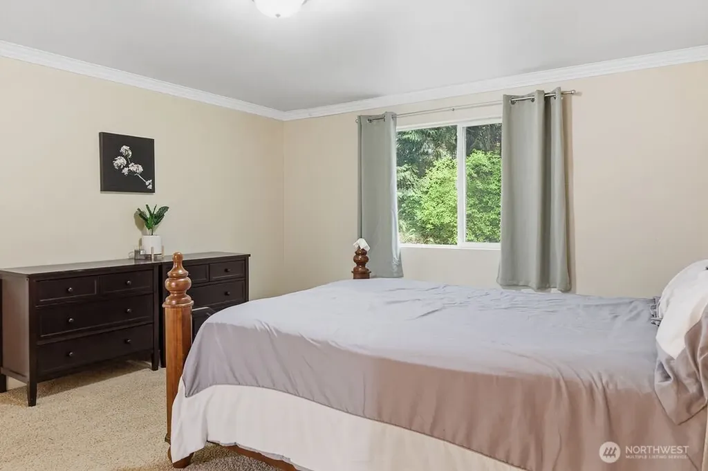 496 Pleasant Drive Bremerton WA 98312
