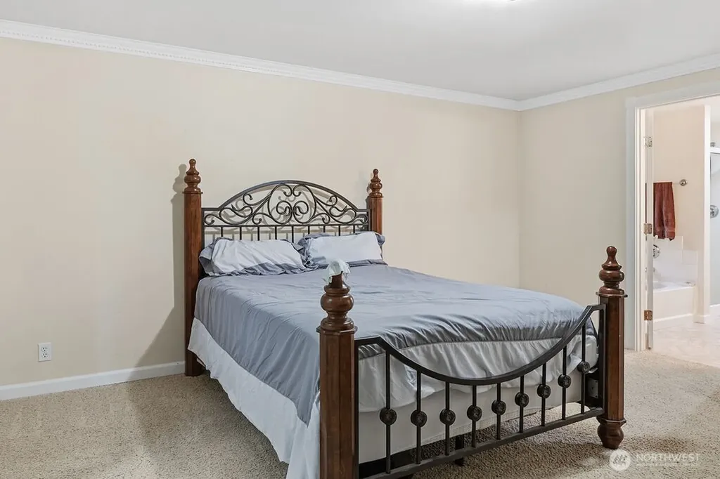496 Pleasant Drive Bremerton WA 98312