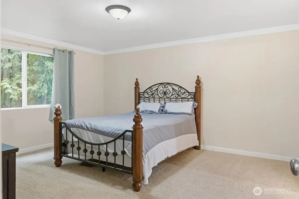 496 Pleasant Drive Bremerton WA 98312