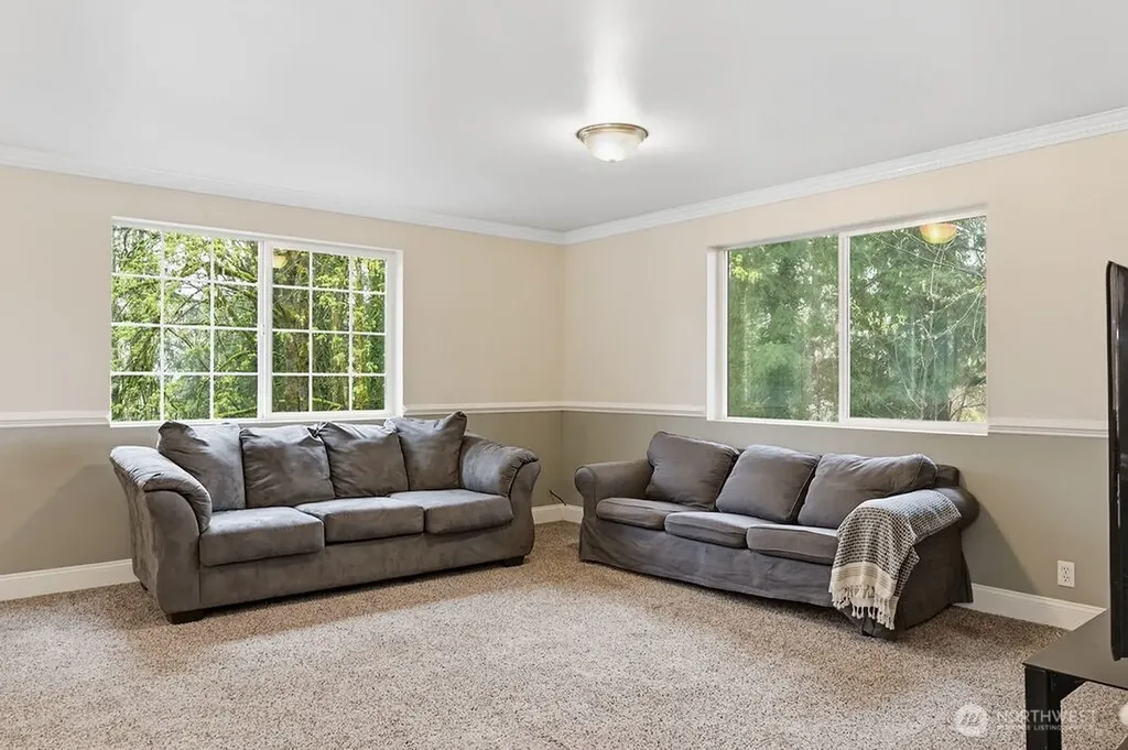 496 Pleasant Drive Bremerton WA 98312