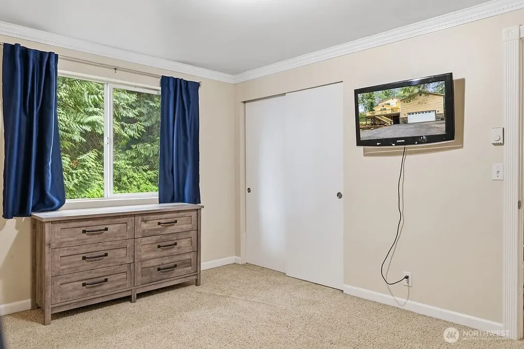 496 Pleasant Drive Bremerton WA 98312