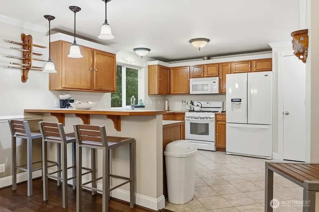 496 Pleasant Drive Bremerton WA 98312