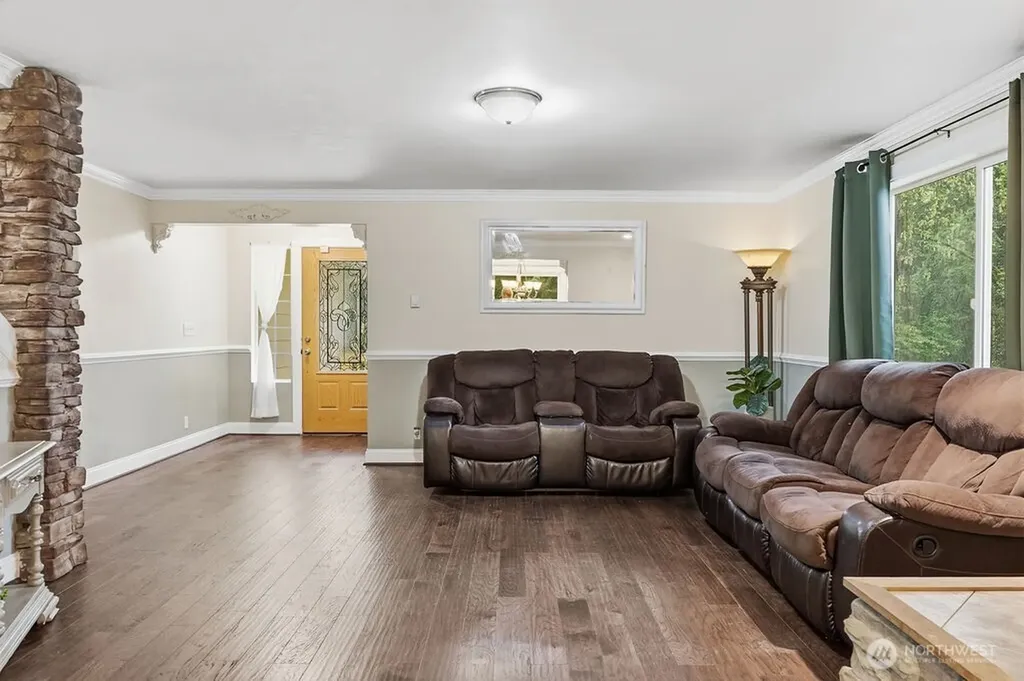 496 Pleasant Drive Bremerton WA 98312