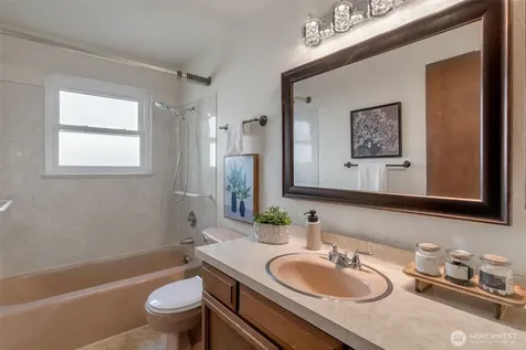 1722 NW 58th Street Seattle WA 98107