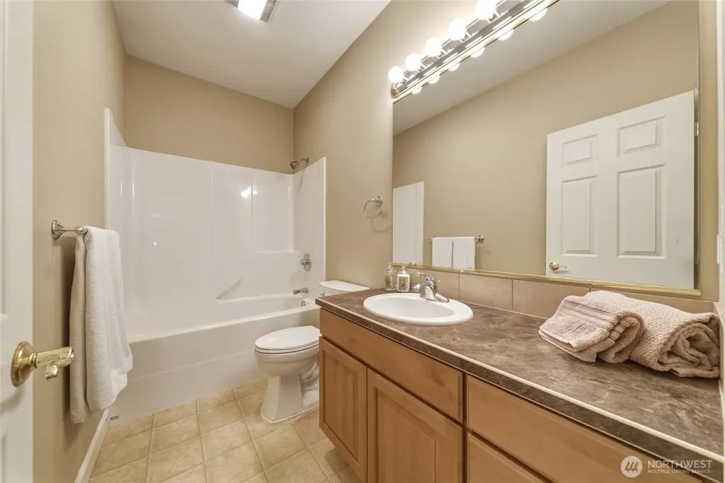 1875 SE Sunflower Court College Place WA 99324