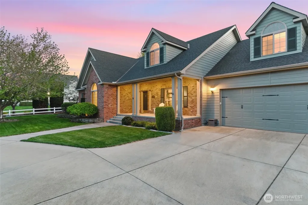 1875 SE Sunflower Court College Place WA 99324