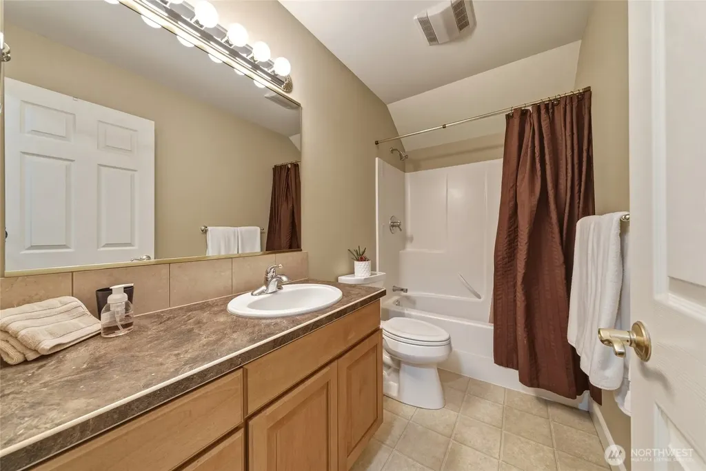 1875 SE Sunflower Court College Place WA 99324