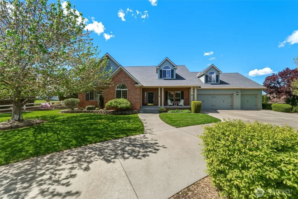 1875 SE Sunflower Court College Place WA 99324