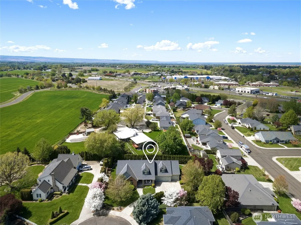 1875 SE Sunflower Court College Place WA 99324