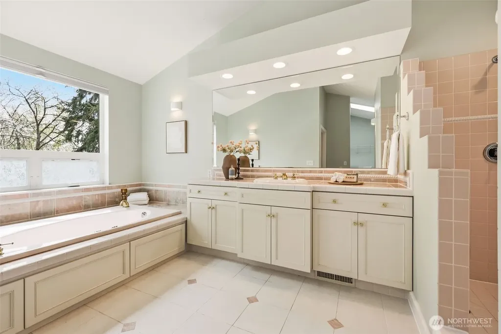 12311 87th Court NE Kirkland WA 98034