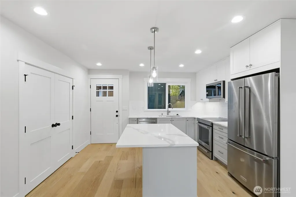 8817 Densmore Avenue N Seattle WA 98103