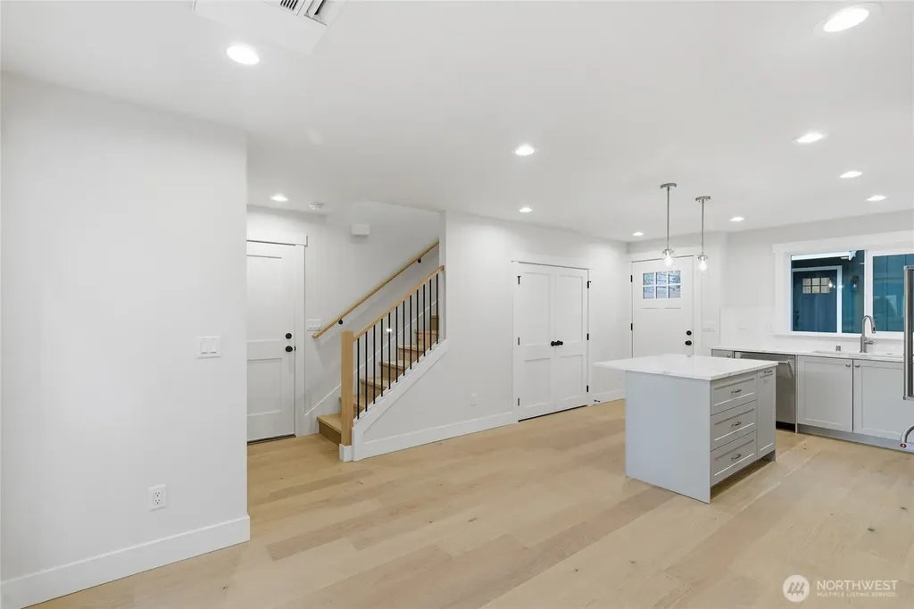 8817 Densmore Avenue N Seattle WA 98103