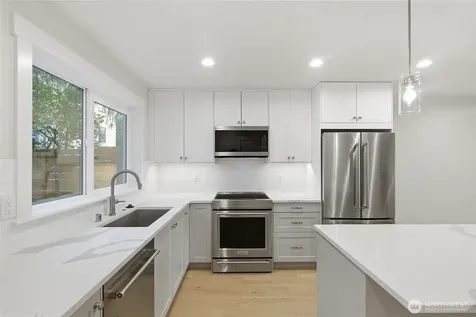 8817 Densmore Avenue N Seattle WA 98103