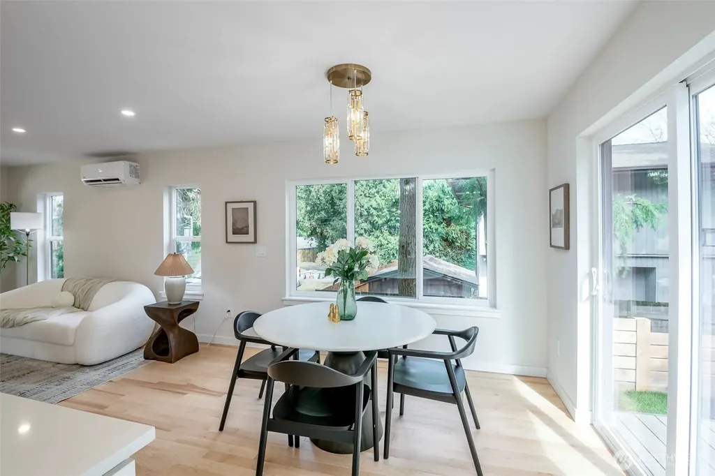 12646 NE 80th Street Kirkland WA 98033