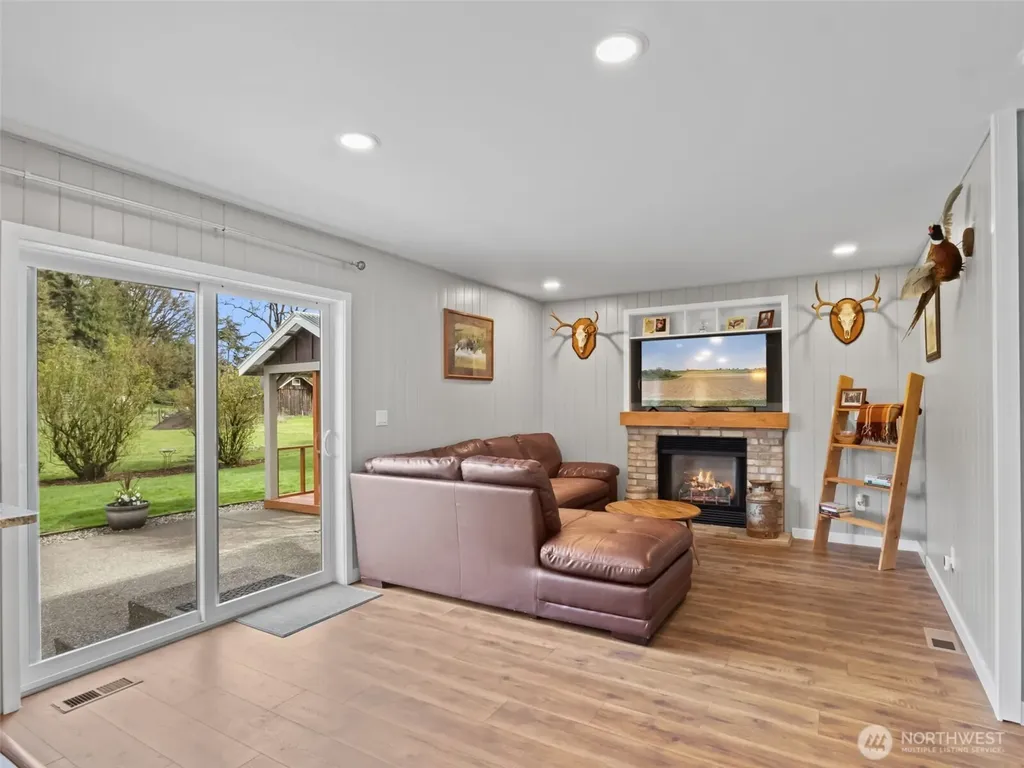 20110 Rainy Lane SW Rochester WA 98579