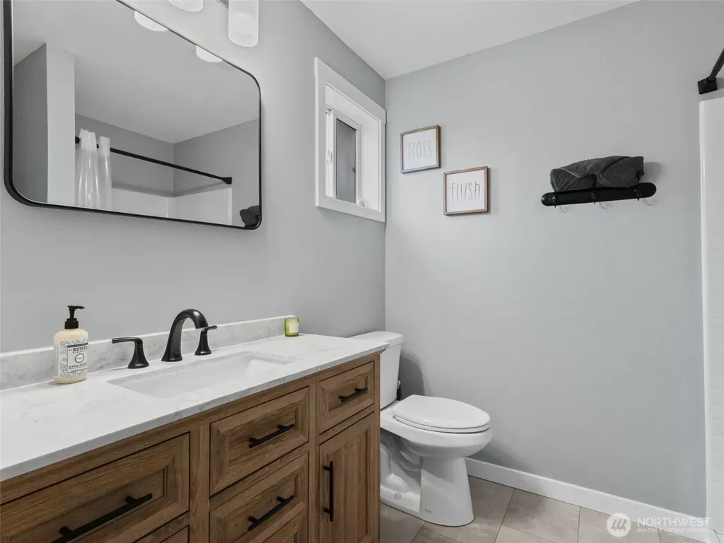 20110 Rainy Lane SW Rochester WA 98579