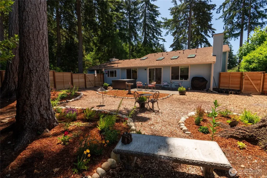 138 Point Fosdick Circle NW Gig Harbor WA 98335