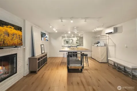 525 16th Avenue W Kirkland WA 98033