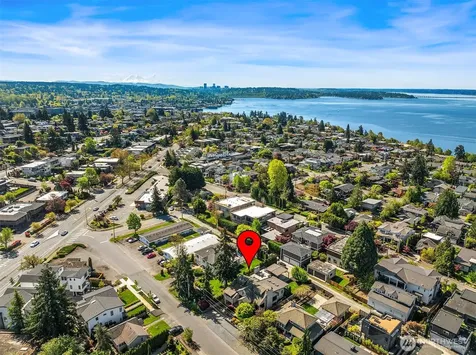 525 16th Avenue W Kirkland WA 98033