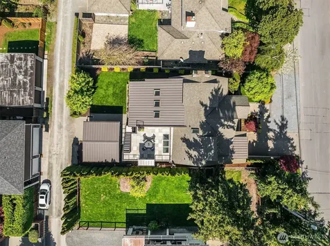 525 16th Avenue W Kirkland WA 98033