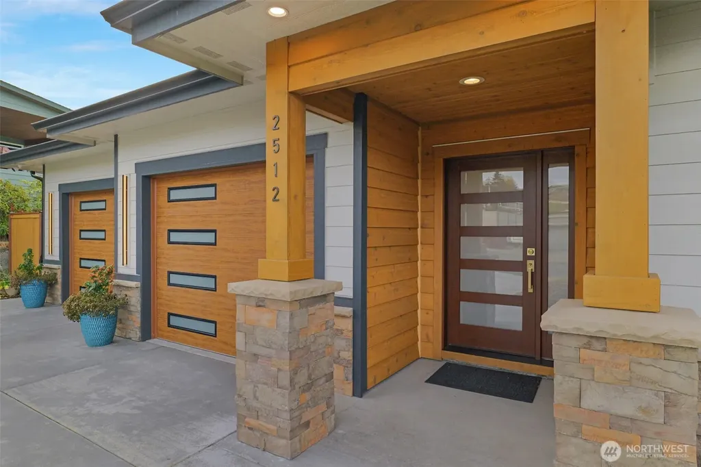 2512 Vista View Drive Tacoma WA 98406